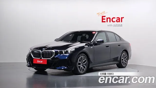 2024 BMW 5-Series 520i M Sport