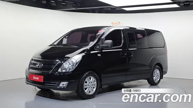 2017 Hyundai Starex 12-Seater Wagon