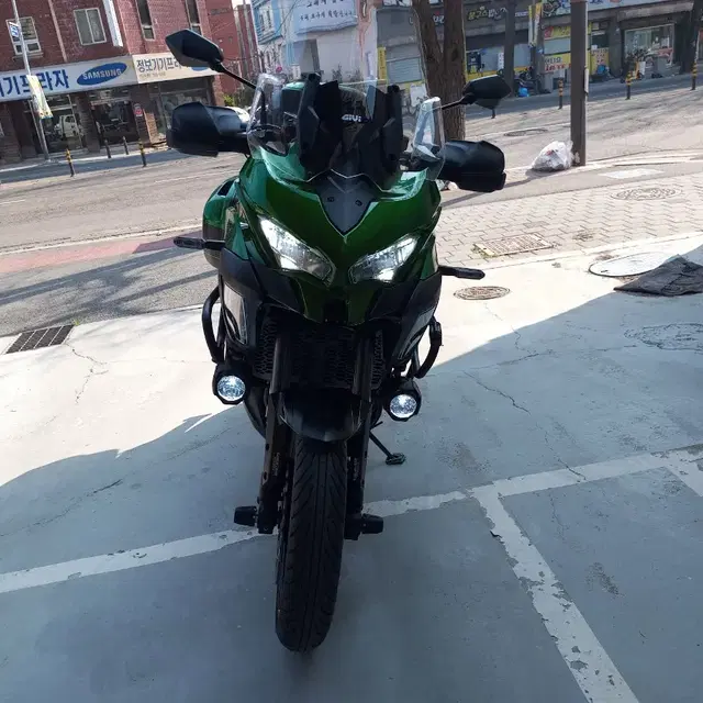 2020 Kawasaki The busis 1000SE model year 2020