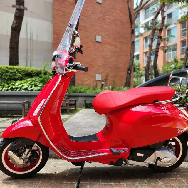 2023 Vespa Primavera 125 product threads