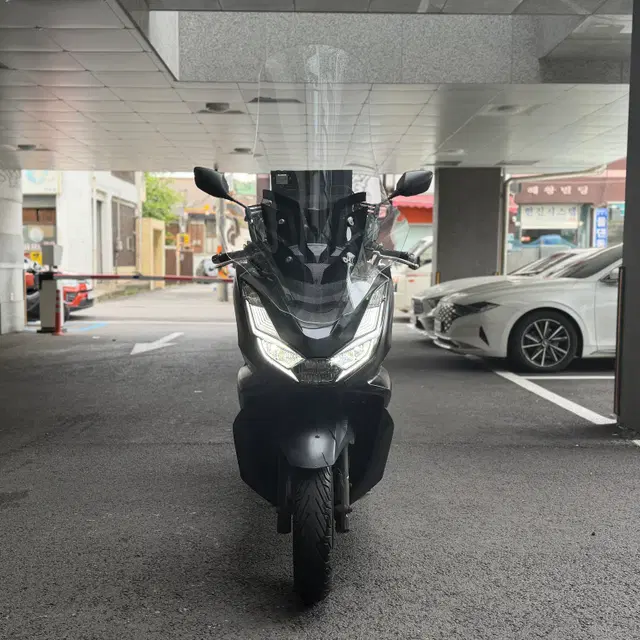 2024 Honda PCX125 ABS 2024 model year delivery pulses set for sale.